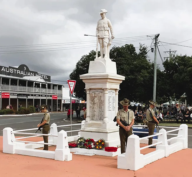 Anzac_day_Murgon_RSL